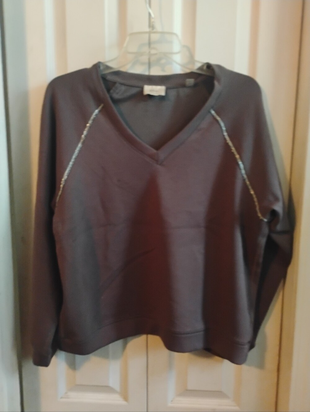 Elie Tahari Gray Embellished V-Neck Sweatshirt, Size Medium M/M - Picture 10 of 10